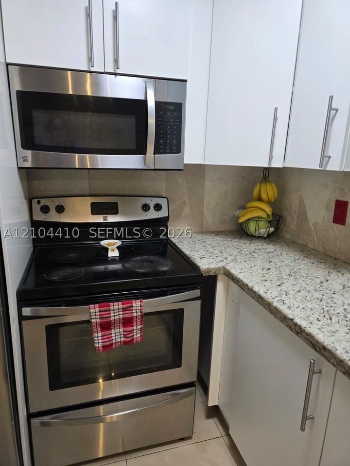 2312 Van Buren St #2 - Photo 6 of 14