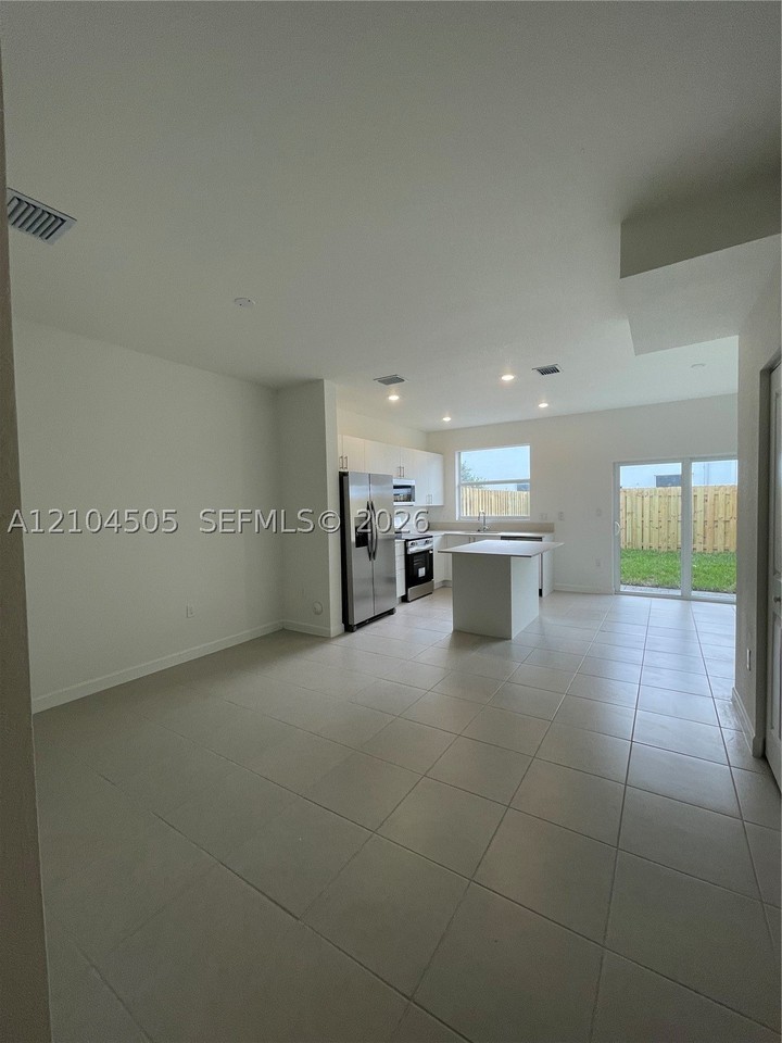 35680 Sw 178th Pl #35680 - Photo 3 of 26