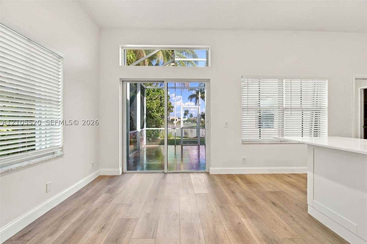 649 Willow Bend Rd - Photo 6 of 39