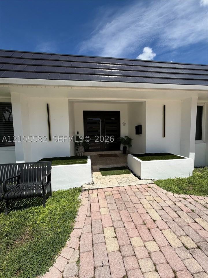 2215 Ne 204th St - Photo 4 of 50