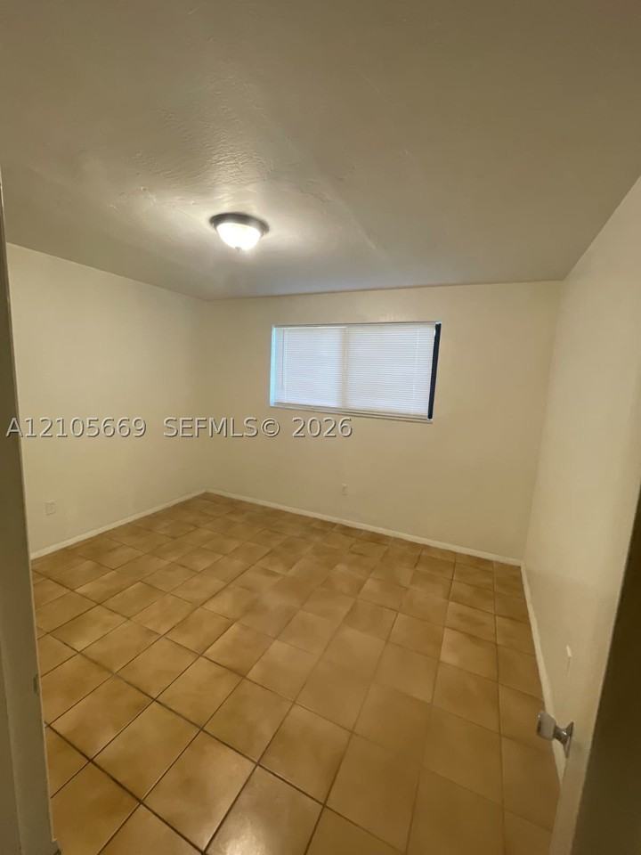 1019 Nw 52nd St #A - Photo 7 of 9