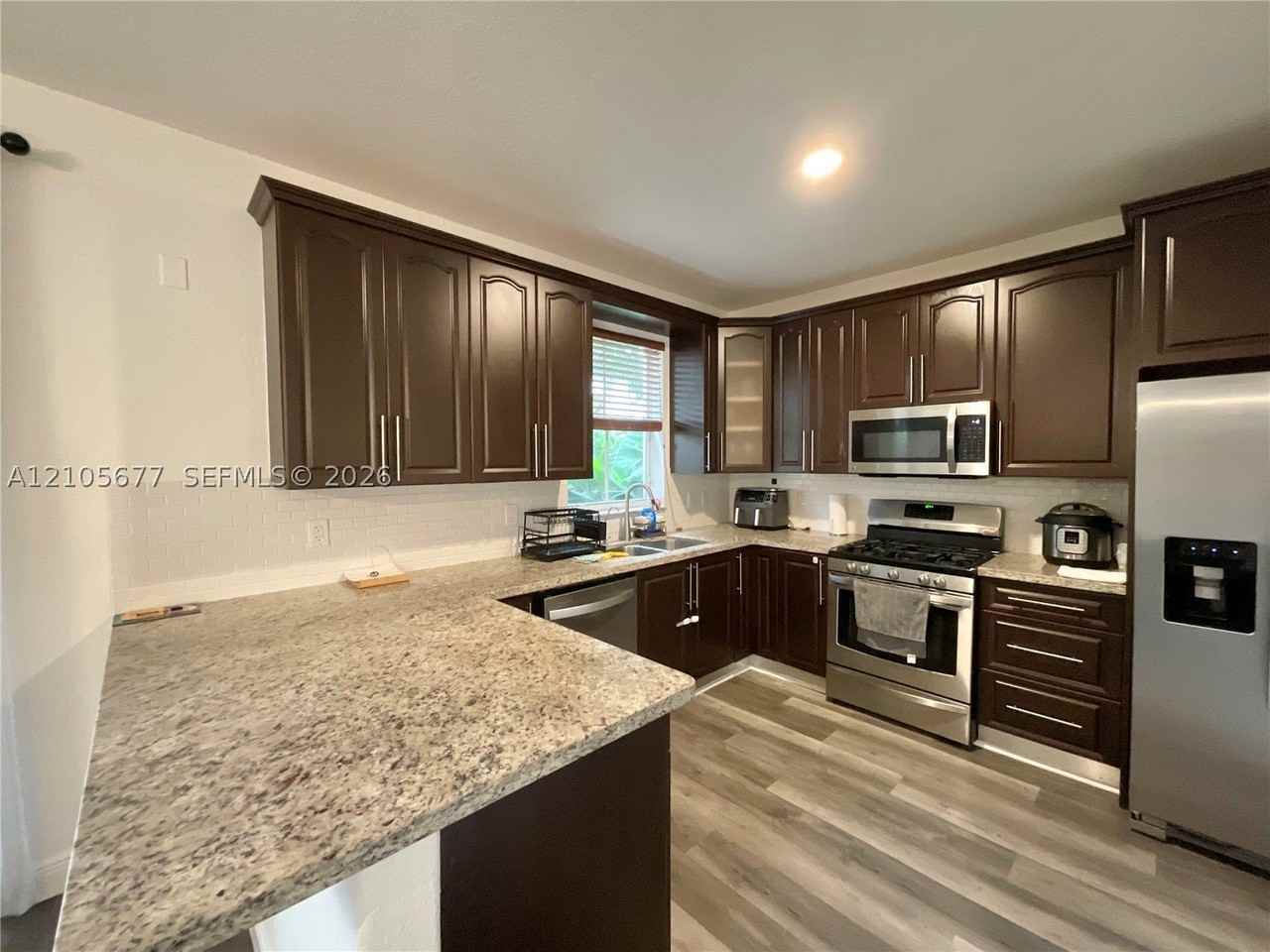 11320 Nw 43rd Ter - Photo 3 of 40