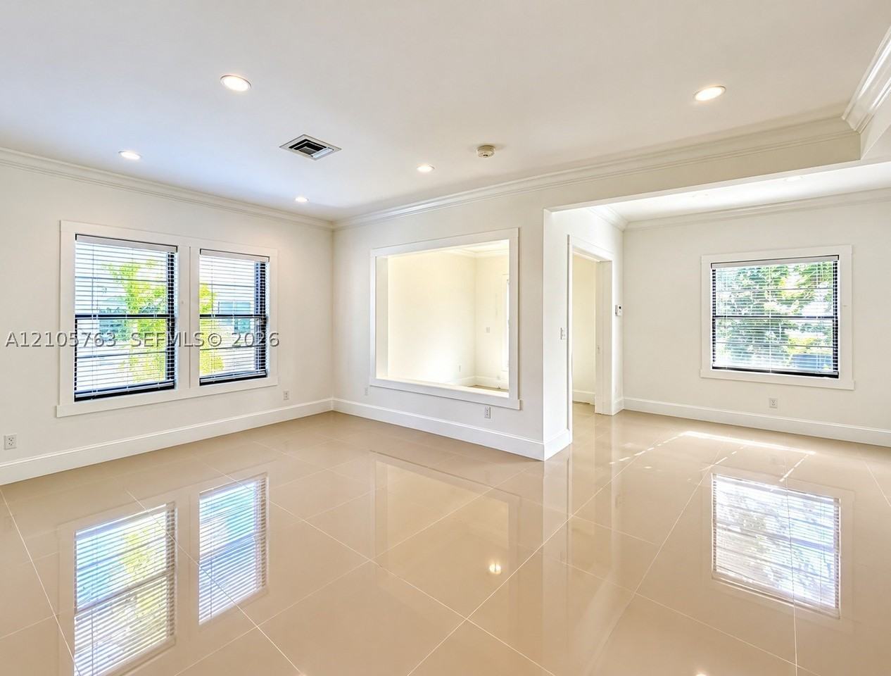 625 Ne 67th St - Photo 5 of 15