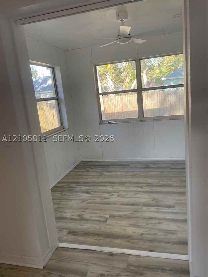 317 Parkway St - Photo 3 of 15