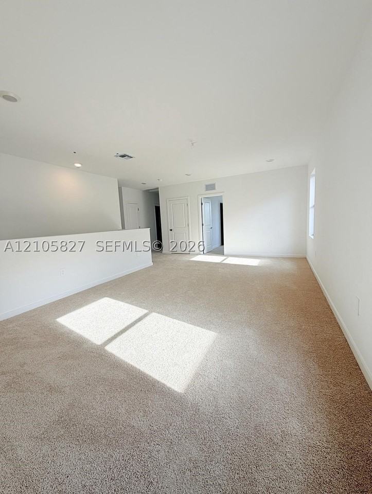 642 Ne 1st Ter - Photo 6 of 20