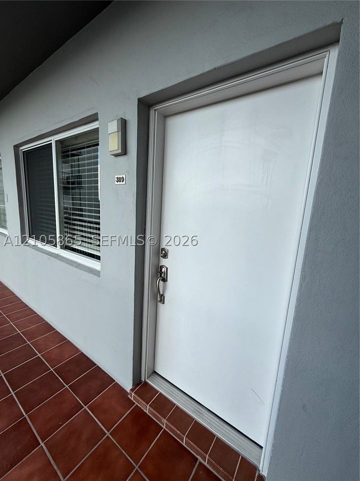 900 Sw 84th Ave #309A - Photo 3 of 16