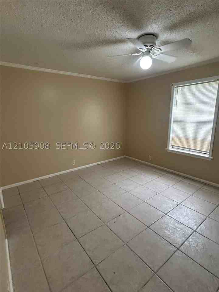1488 W 31st St - Photo 5 of 13