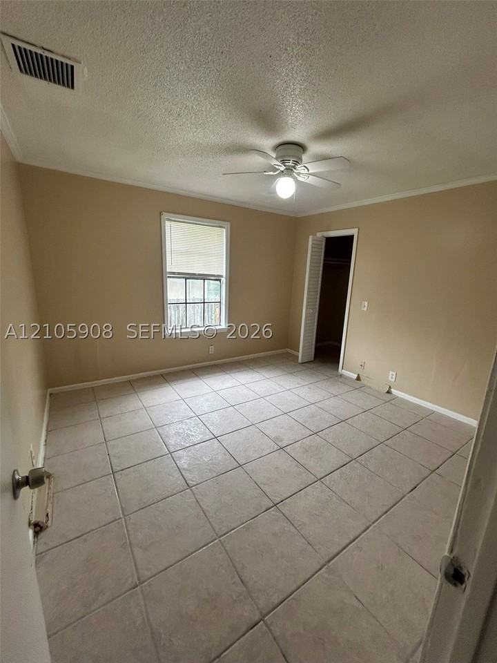 1488 W 31st St - Photo 7 of 13