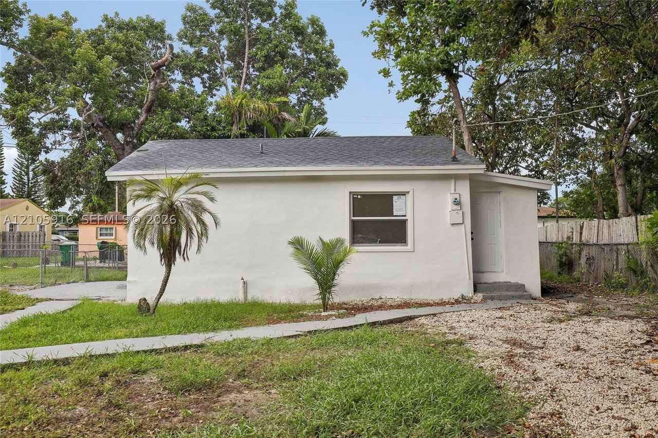 1063 Nw 55th Ter - Photo 2 of 13