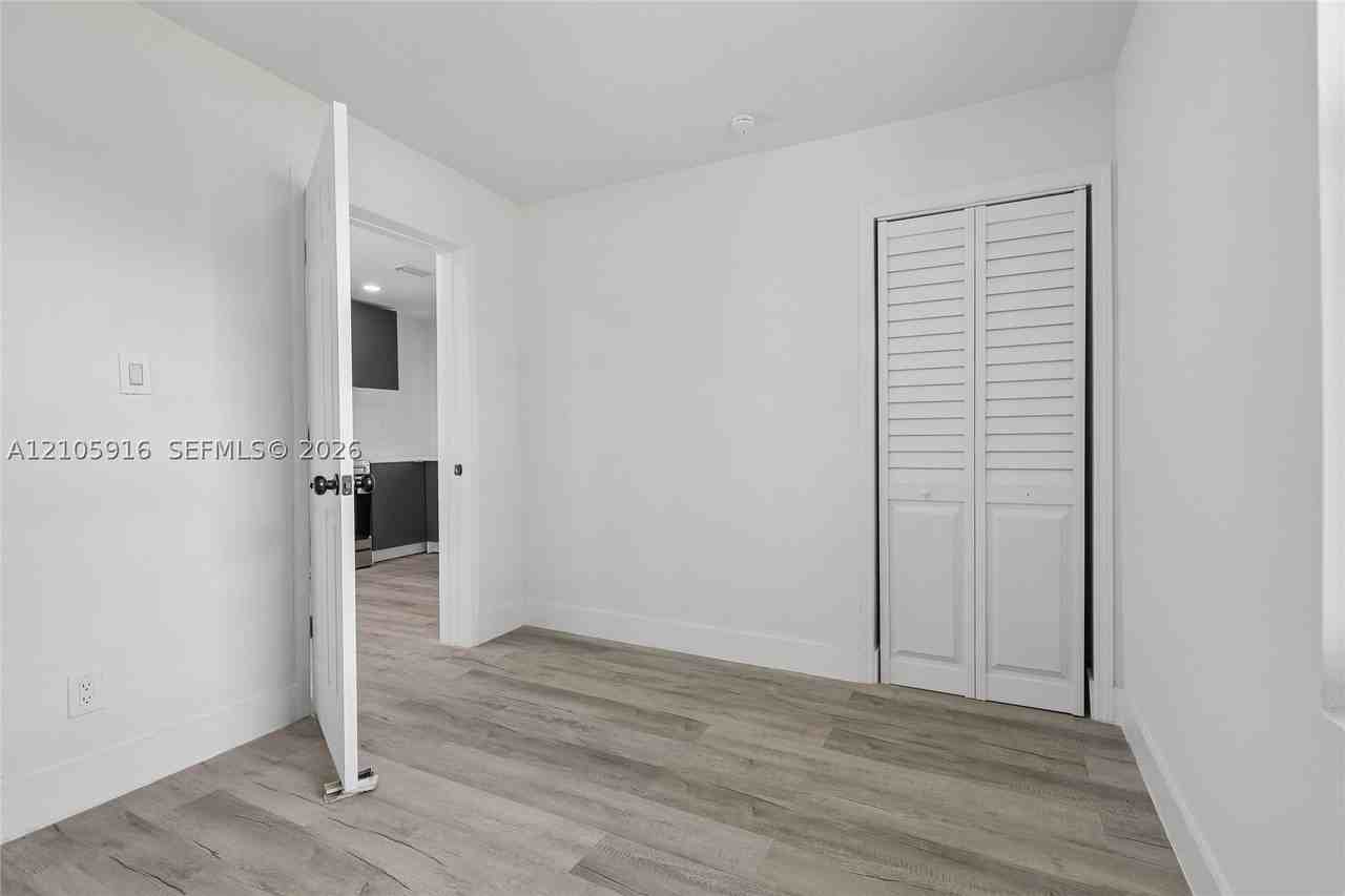 1063 Nw 55th Ter - Photo 5 of 13