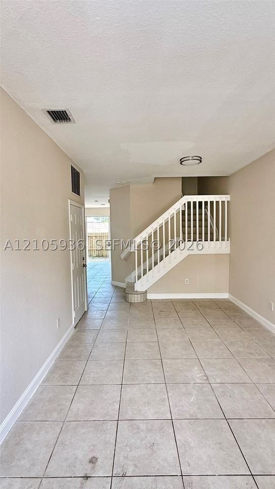 427 Ne 21st Ter #427 - Photo 4 of 25