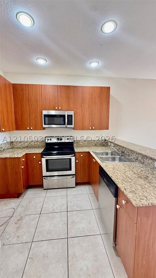 427 Ne 21st Ter #427 - Photo 6 of 25