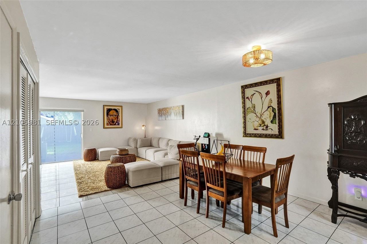 6813 Nw 29th Ave - Photo 6 of 25