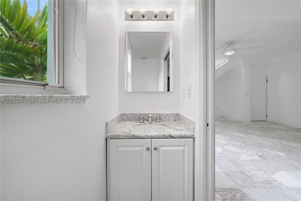 836 Pennsylvania Ave #D - Photo 5 of 20