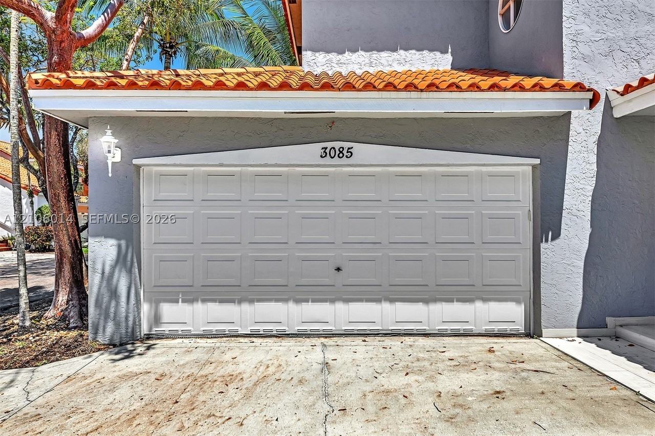3085 N 36th Ave - Photo 4 of 50