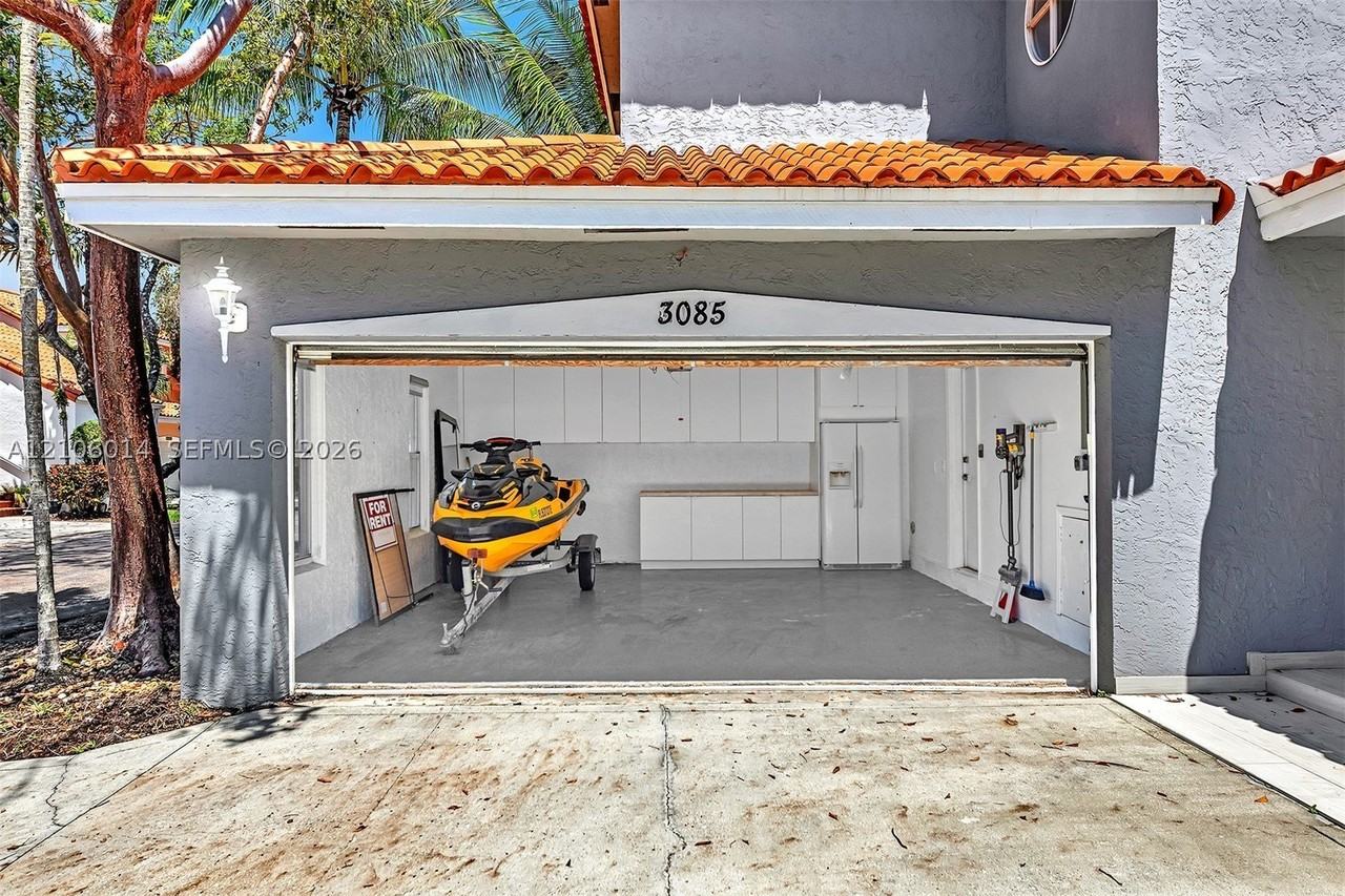 3085 N 36th Ave - Photo 5 of 50