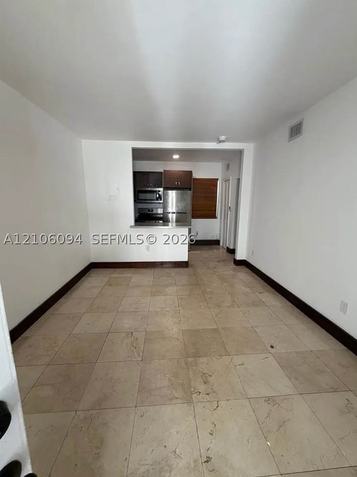 551 Ne 62nd St #6 - Photo 3 of 12