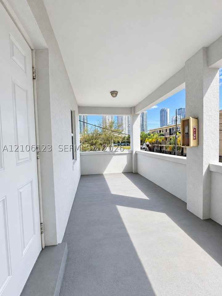 123 Nw 15th St #U - Photo 5 of 5