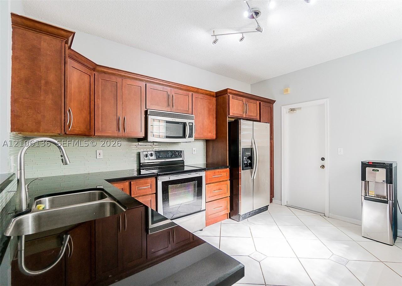 3713 San Simeon Cir - Photo 5 of 15