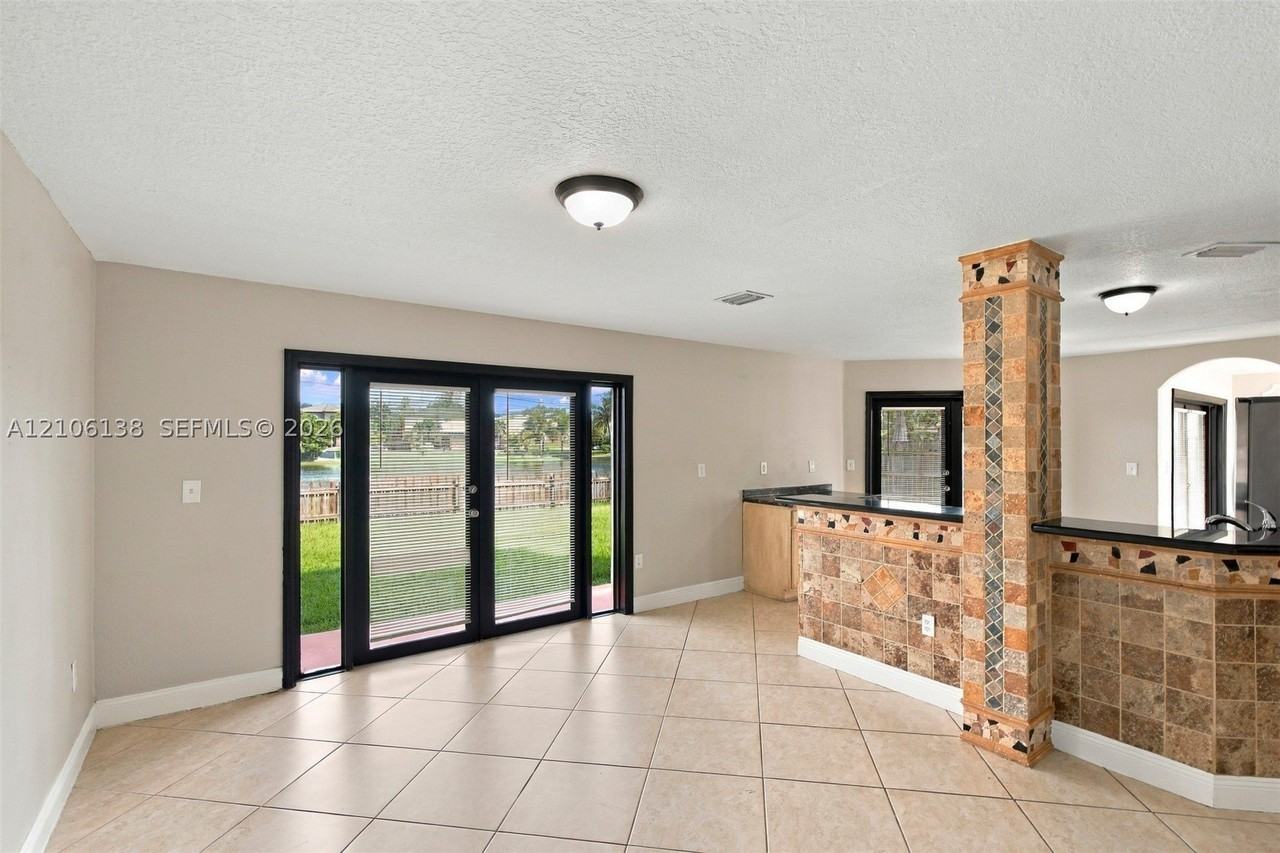 16119 Sw 61st Ln - Photo 5 of 18