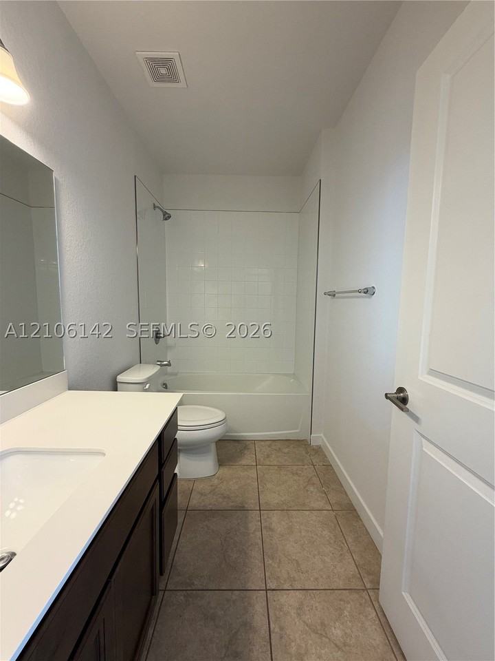 1025 Nw 5th St #1025 - Photo 7 of 30
