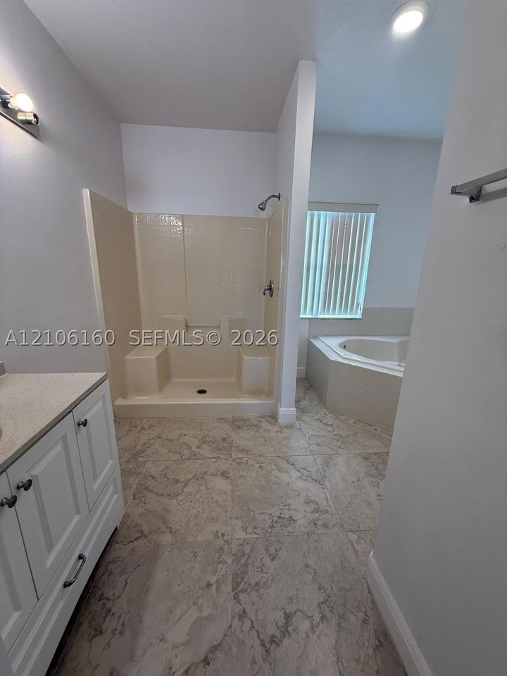 315 Edgewood Ct - Photo 7 of 12
