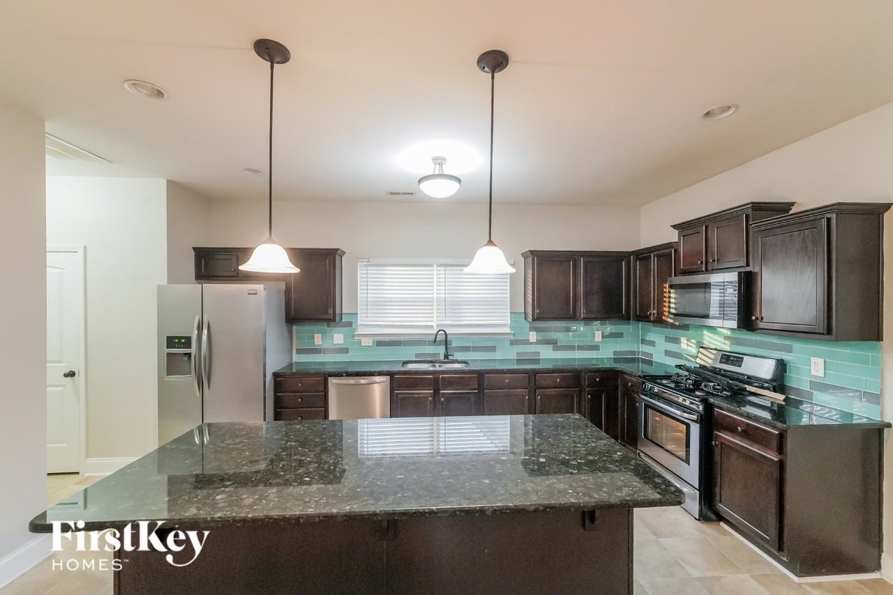 126 Newnan Lakes Blvd - Photo 4 of 16