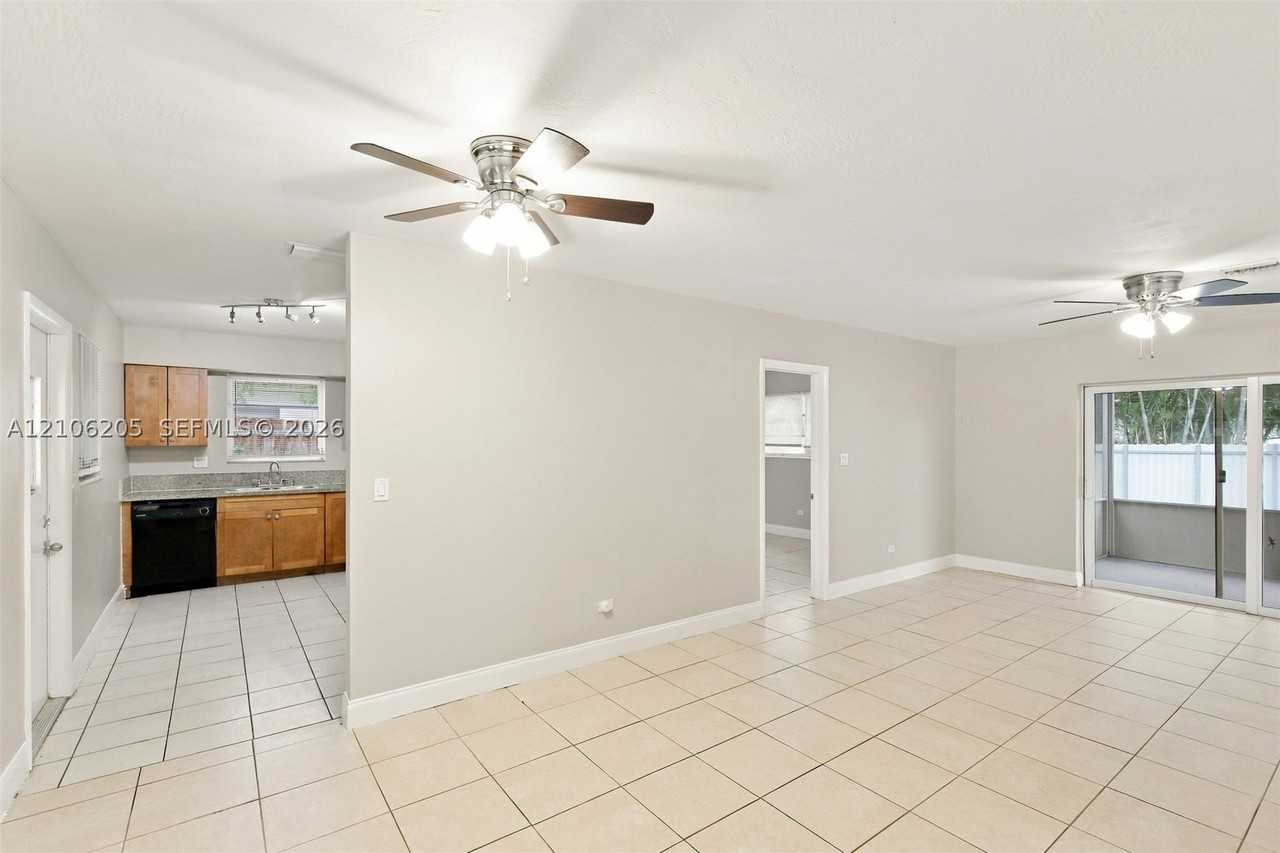 6941 Sw 5th St - Photo 2 of 18