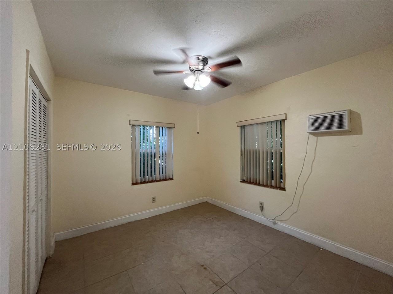832 Sw 31st Ave #832 - Photo 3 of 6