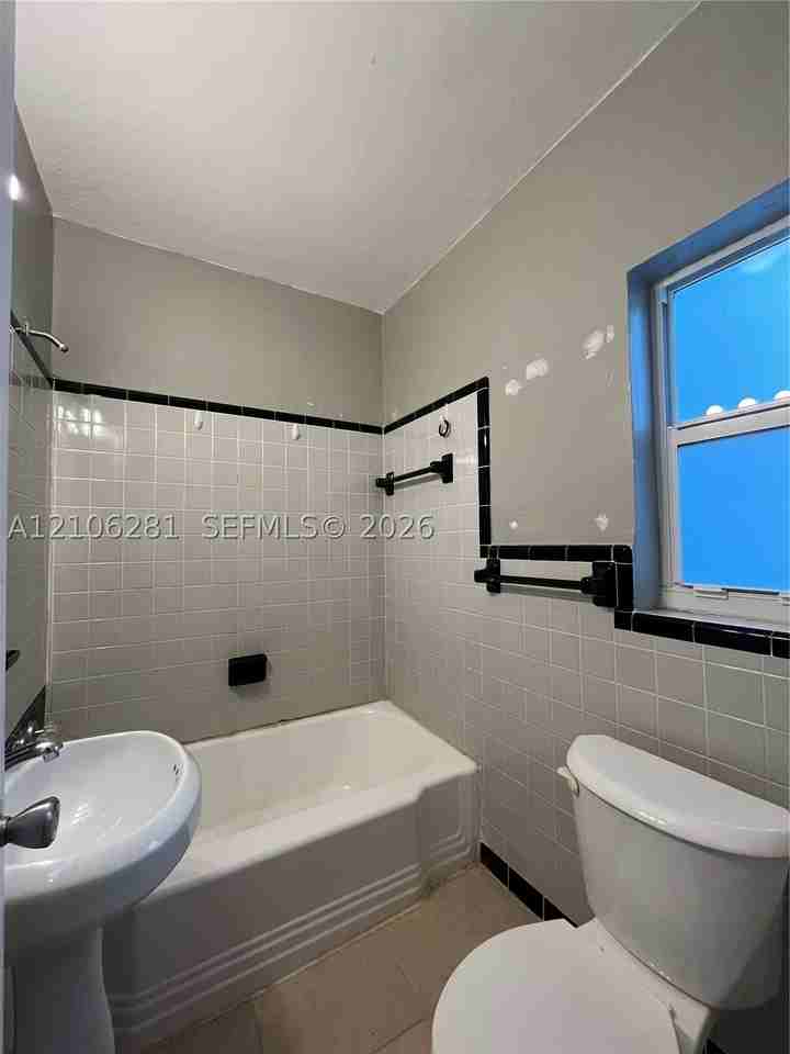 832 Sw 31st Ave #832 - Photo 6 of 6