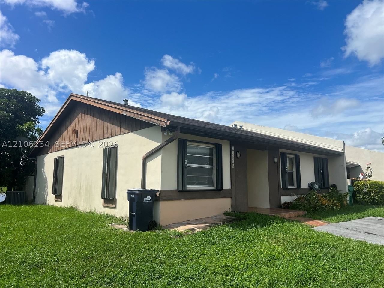 11824 Sw 123rd Ave - Photo 2 of 10