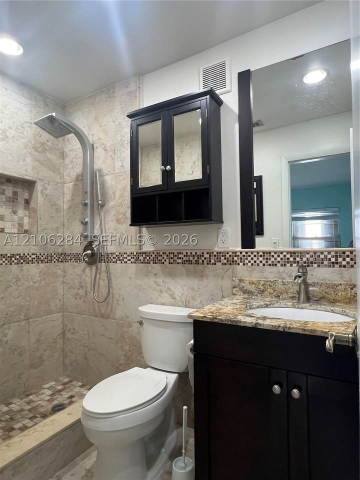 11824 Sw 123rd Ave - Photo 5 of 10