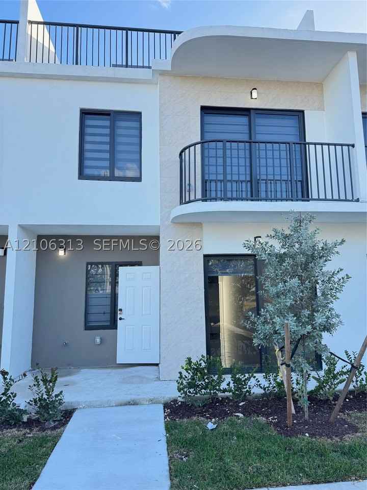 14508 Sw 260th St #14508 - Photo 3 of 32