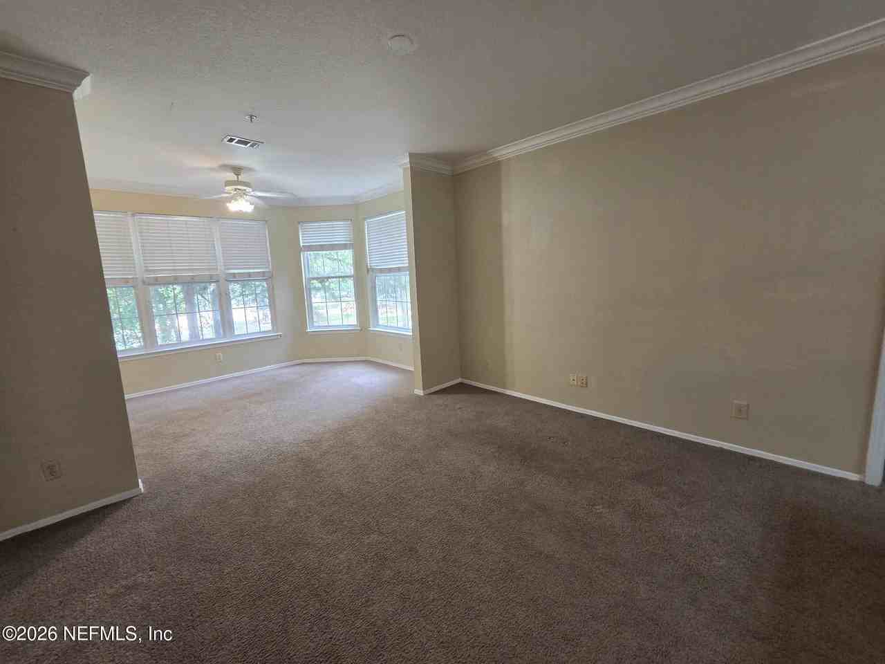 13810 Sutton Park Dr - Photo 5 of 18