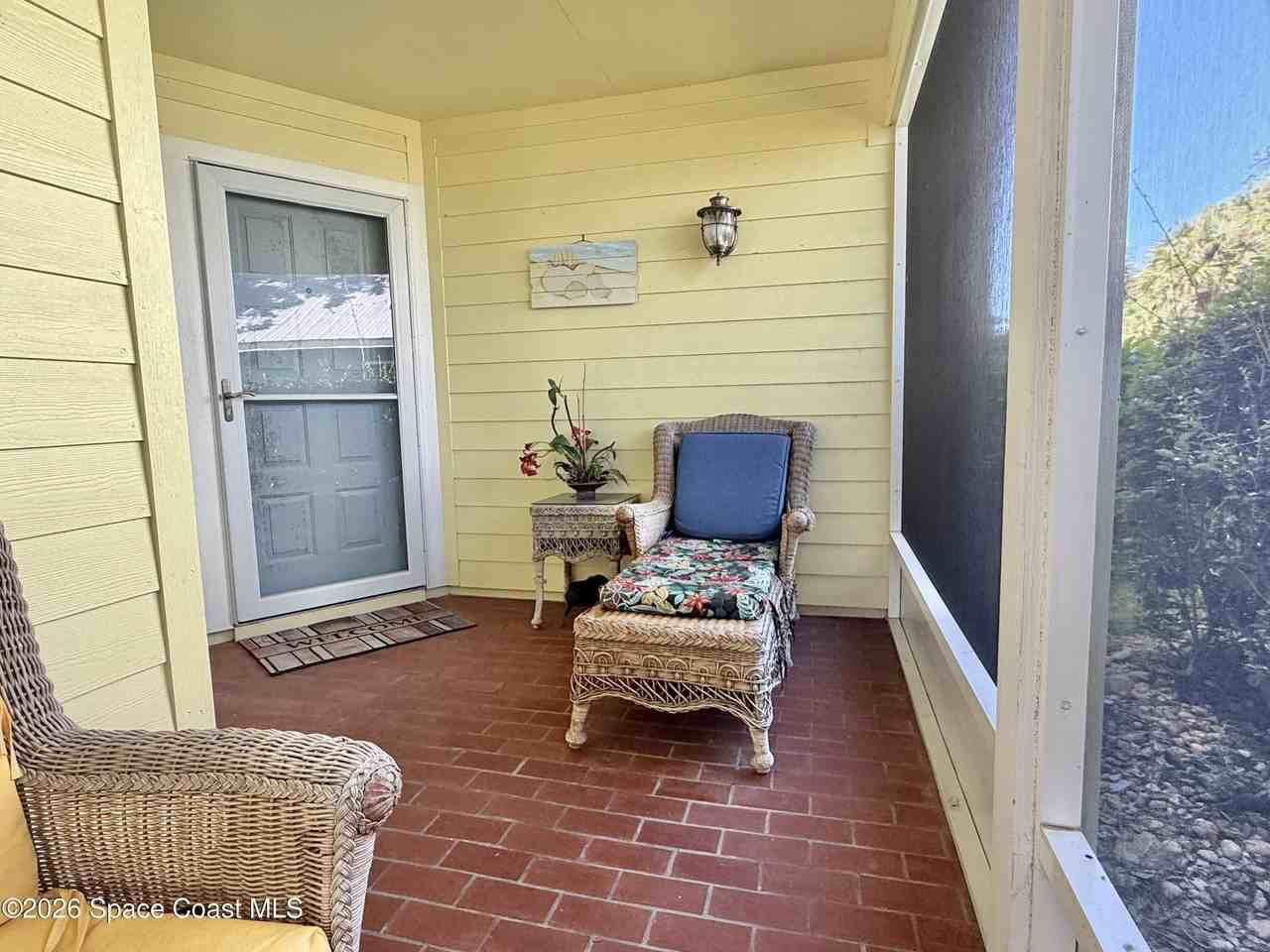 9715 N Marina Dr - Photo 5 of 43