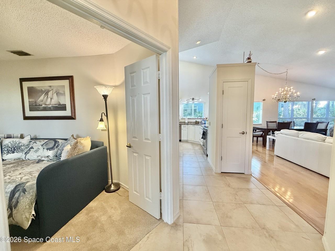 9715 N Marina Dr - Photo 6 of 43