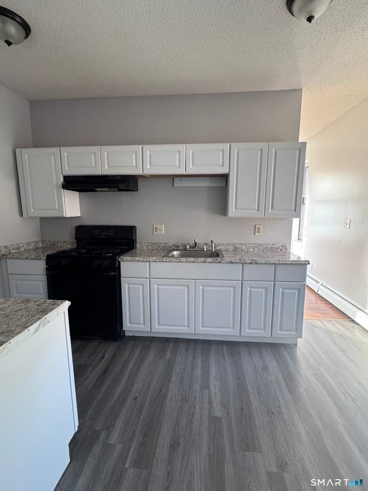 56 Maple Ave - Photo 2 of 8