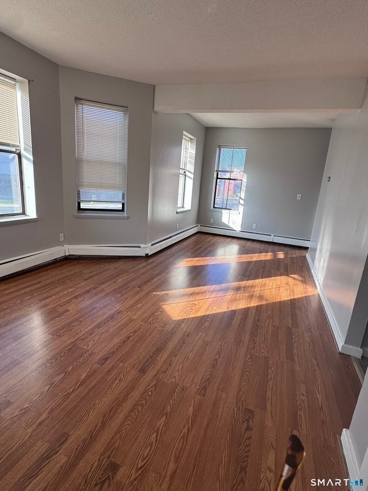56 Maple Ave - Photo 5 of 8