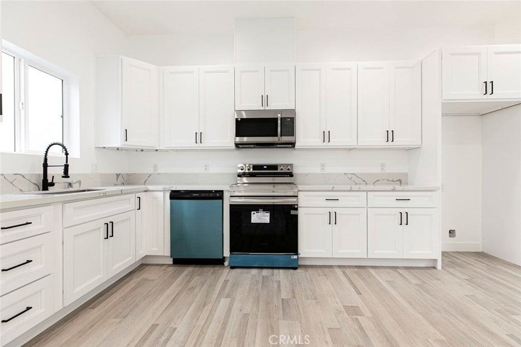 543 Glenwood Rd - Photo 4 of 14