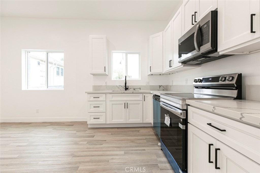 543 Glenwood Rd - Photo 5 of 14