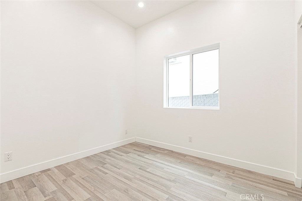 543 Glenwood Rd - Photo 7 of 14
