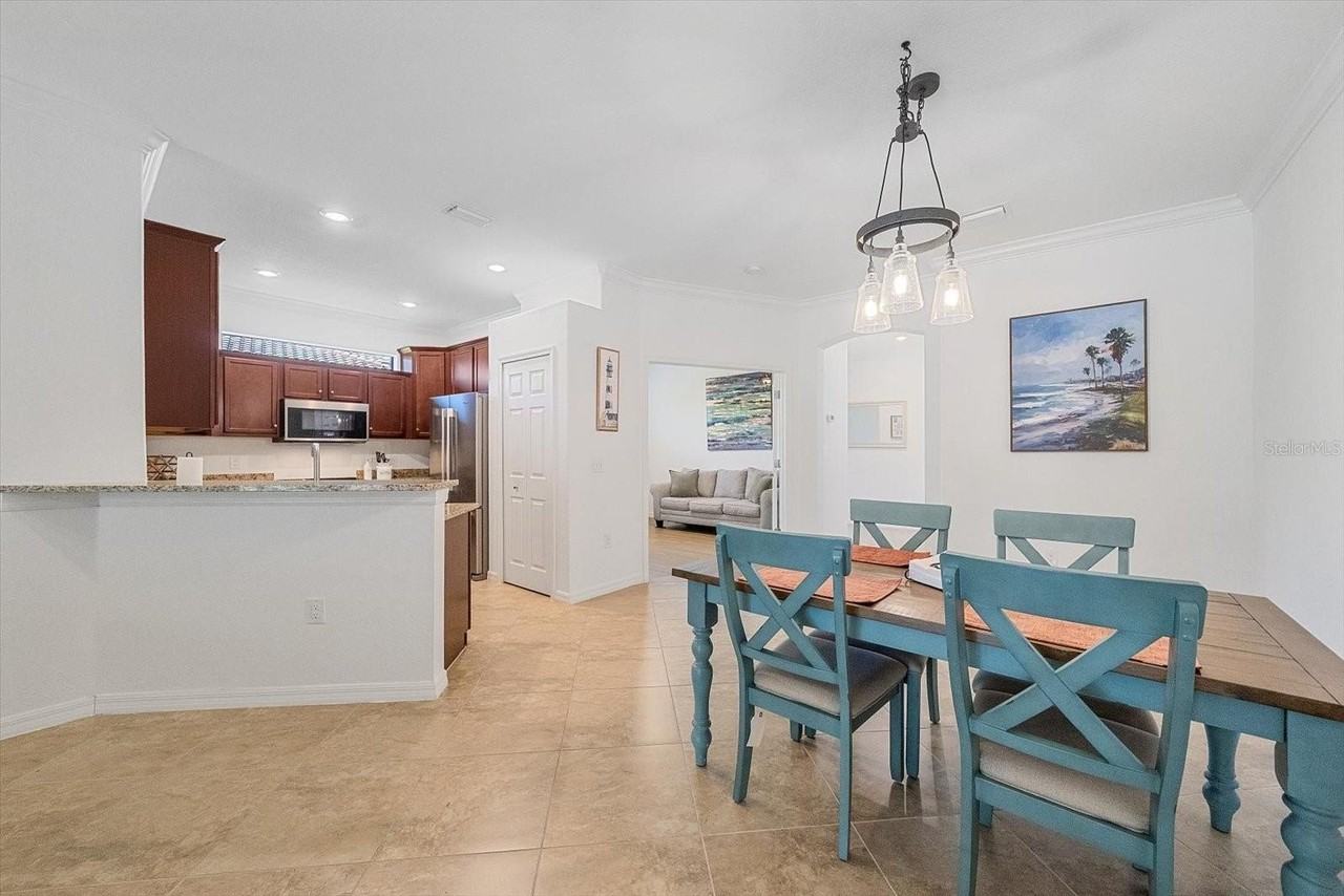 12619 Garibaldi Ln - Photo 4 of 27