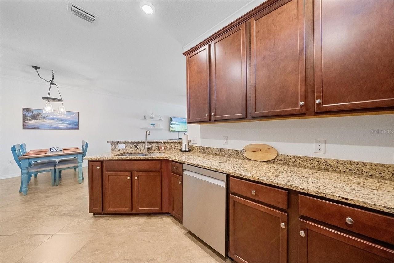 12619 Garibaldi Ln - Photo 7 of 27