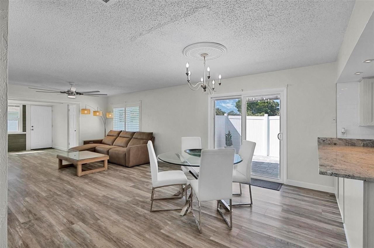 1 Chippingwood Ln - Photo 7 of 50