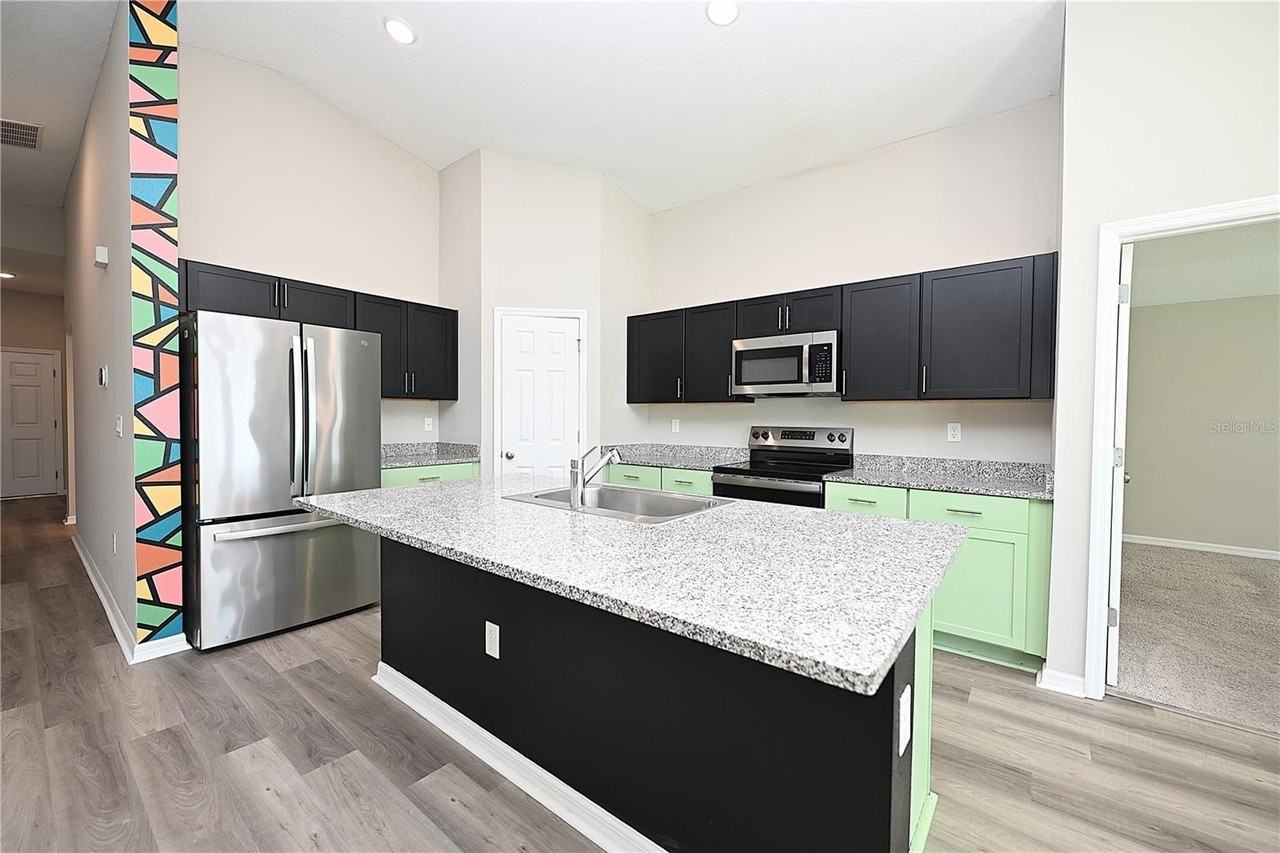 5511 Arlington River Dr - Photo 4 of 50