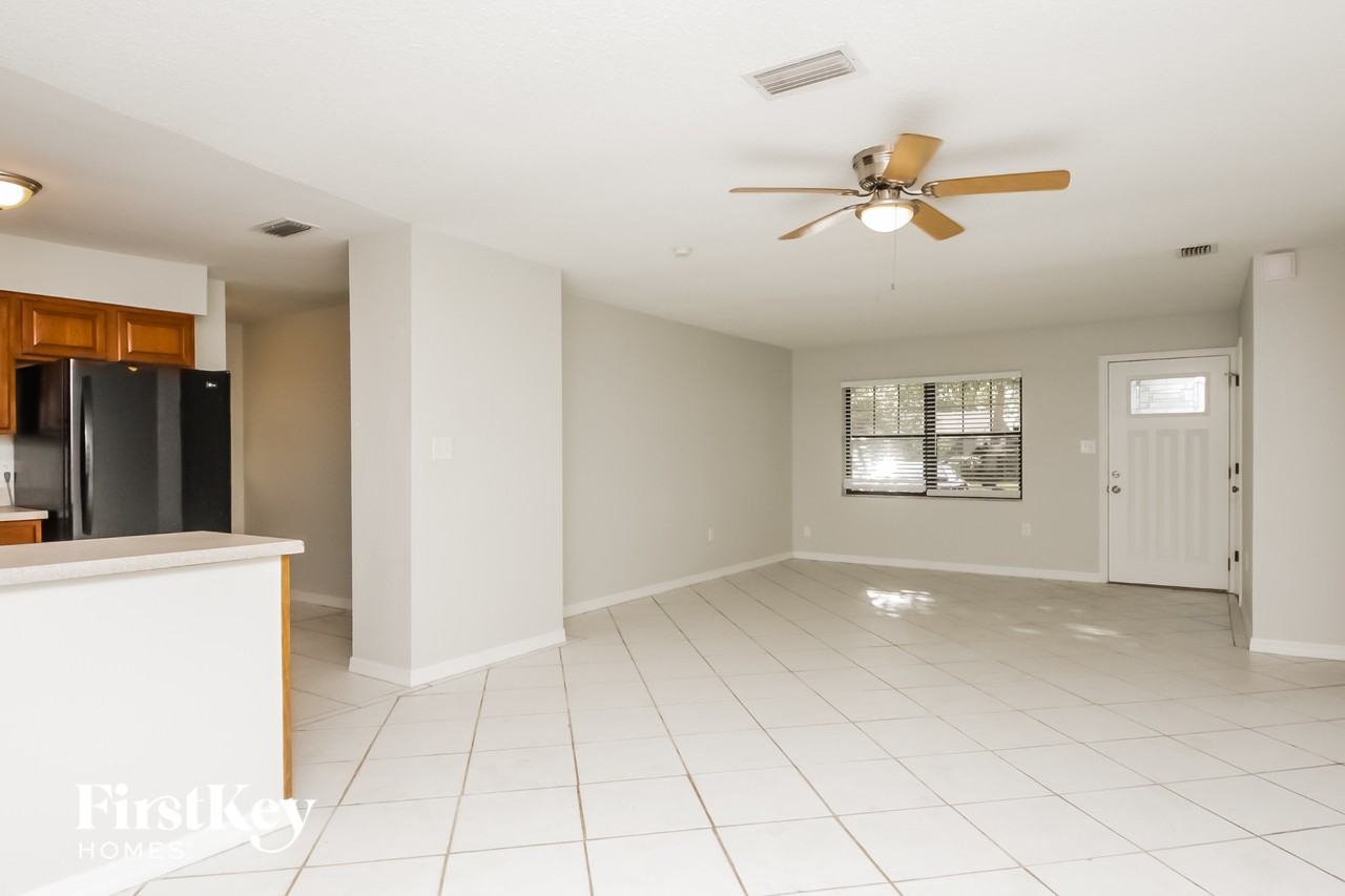 331 Tennessee Ave - Photo 3 of 15