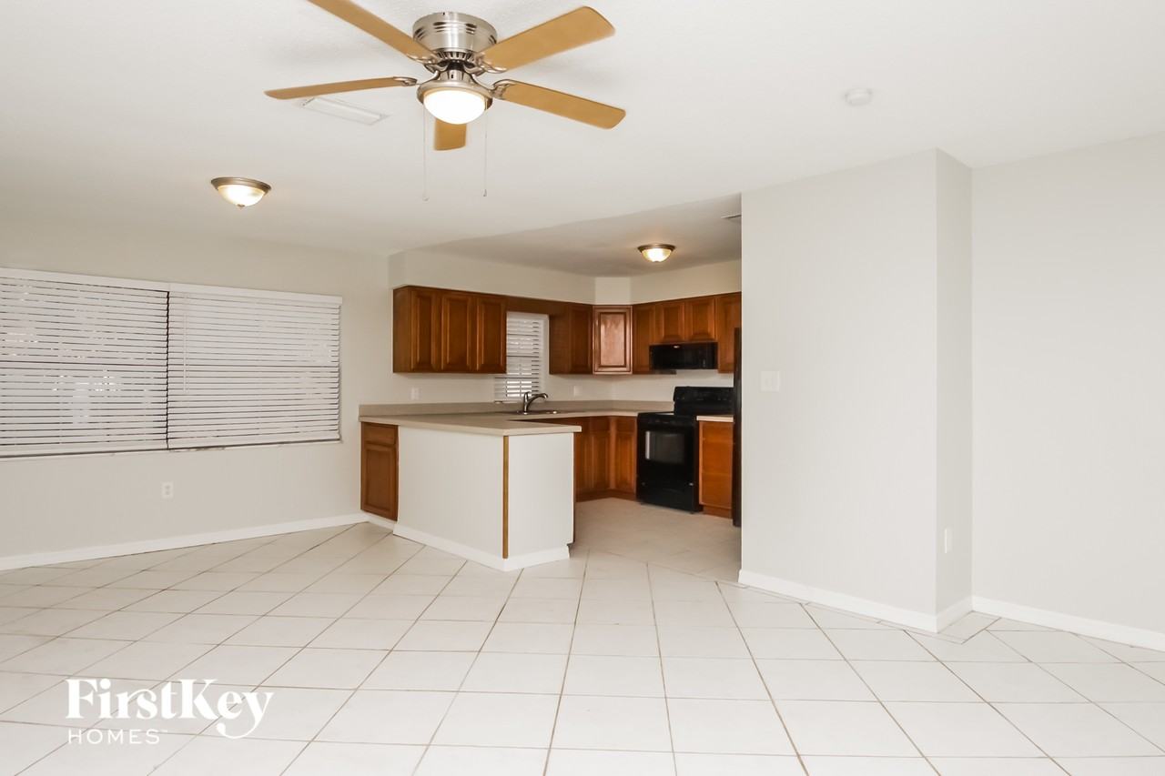 331 Tennessee Ave - Photo 4 of 15