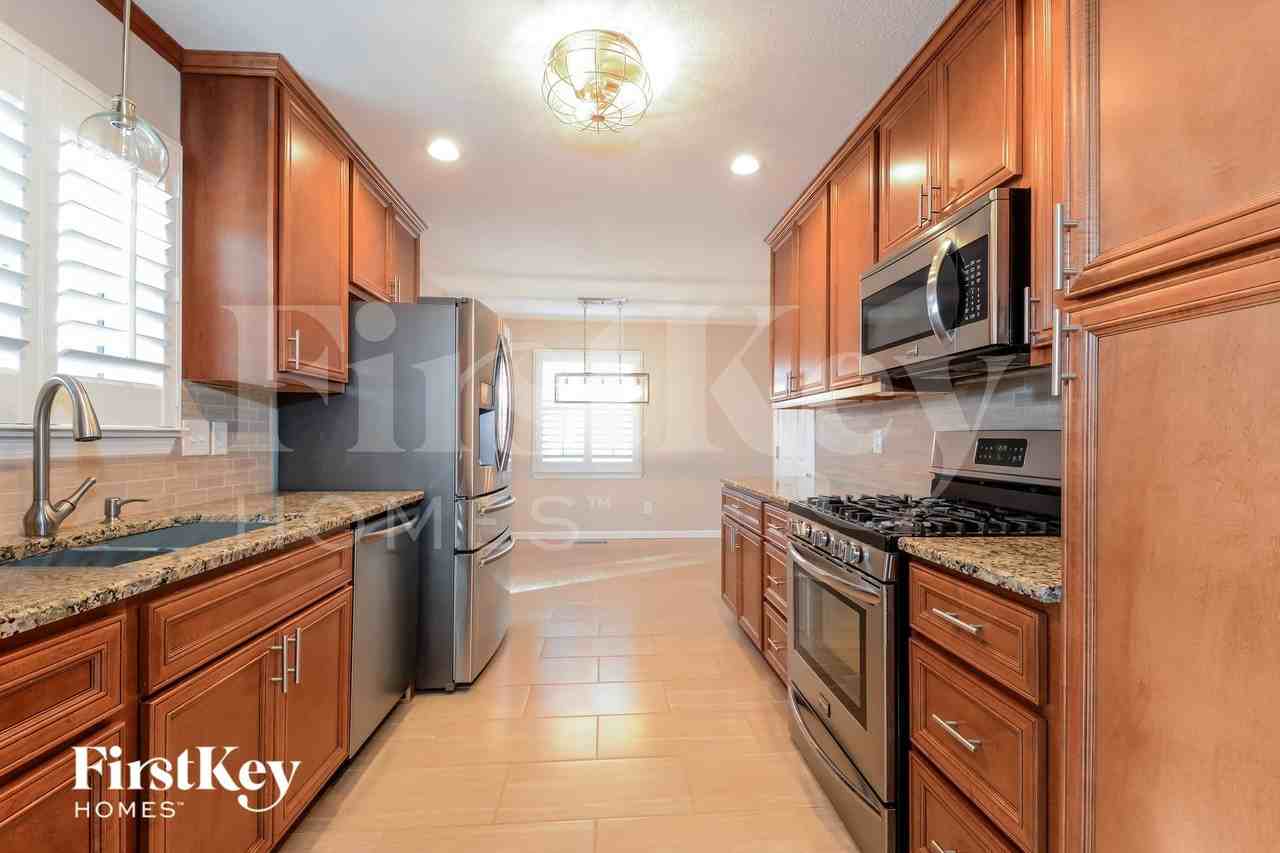 1945 Seven Pines Dr - Photo 6 of 15