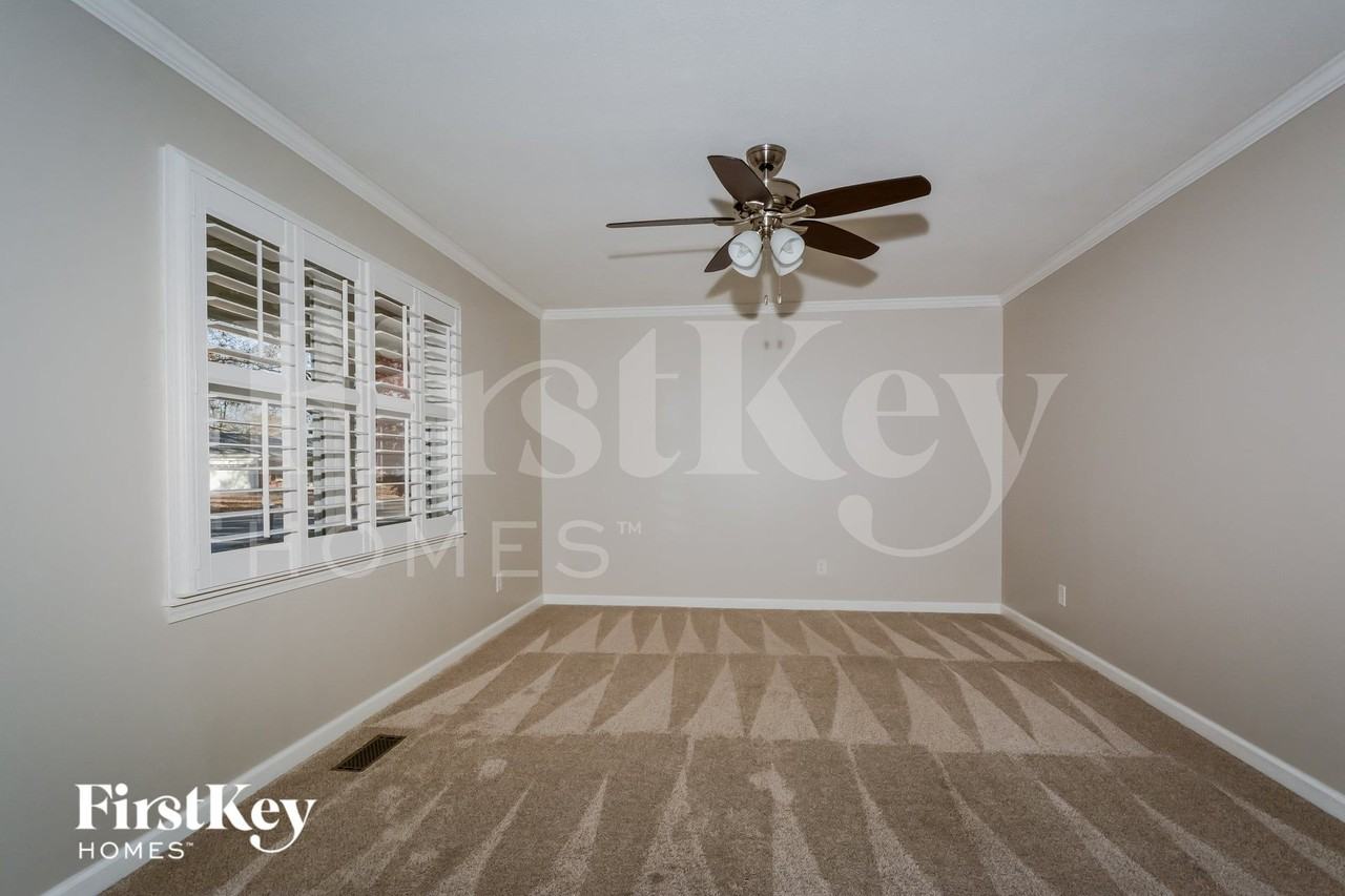 1945 Seven Pines Dr - Photo 7 of 15