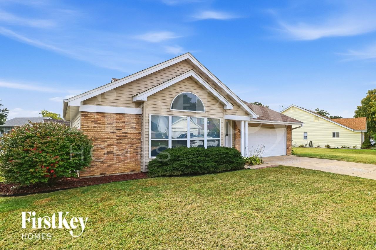 1121 Running Waters Dr - Photo 2 of 16